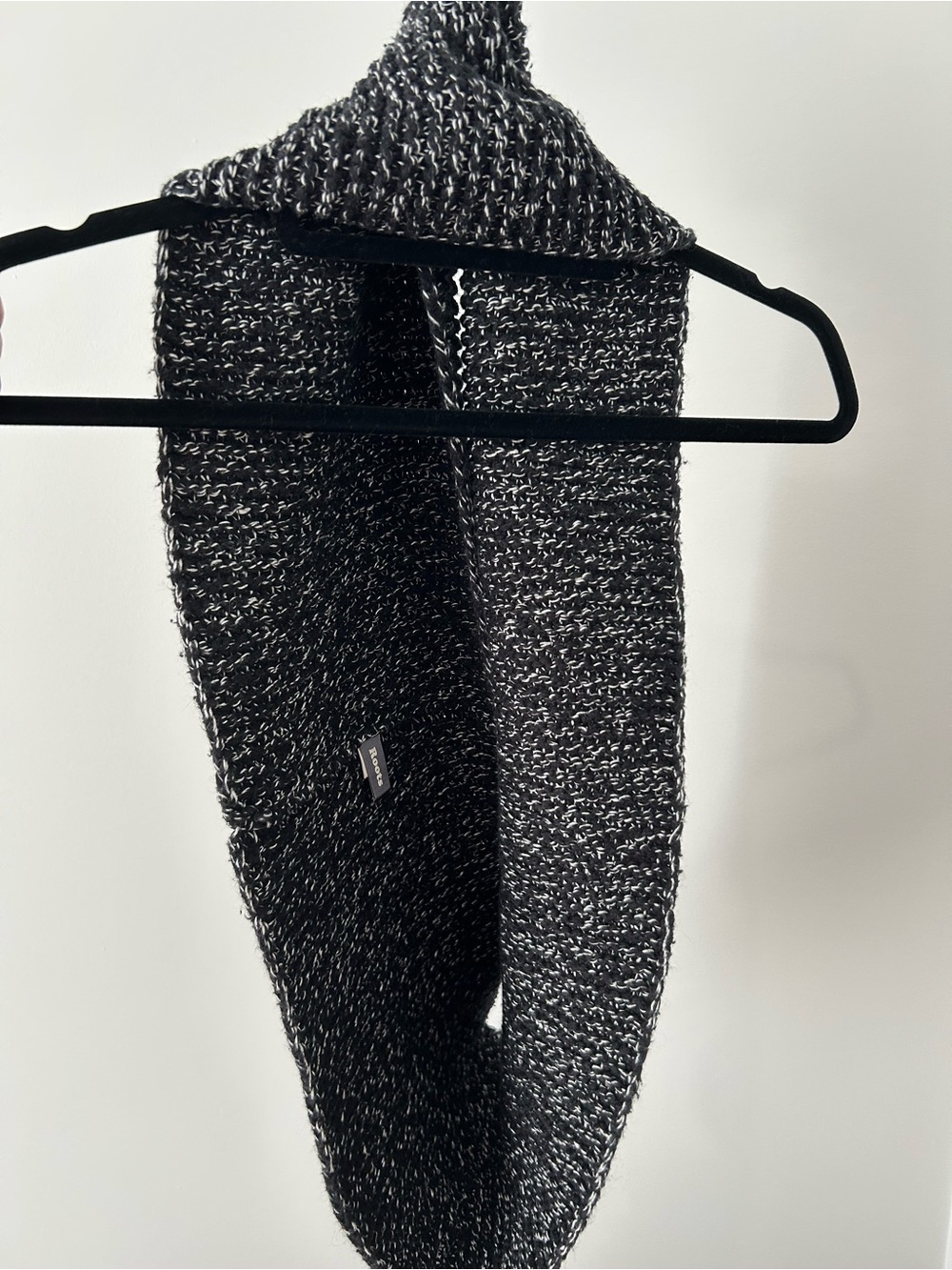 NWOT Roots Salt & Pepper Knit Infinity Scarf